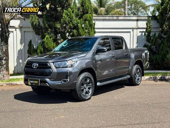 TOYOTA HILUX 2.8 D-4D TURBO DIESEL CD SR 4X4 AUTOMÁTICO